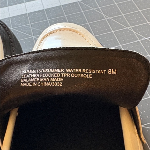 Blondo Cream and Black Women’s Loafers - Picture 3 of 3